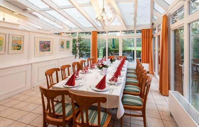 Restaurant "Grüne Stute" - Tafel im Wintergarten